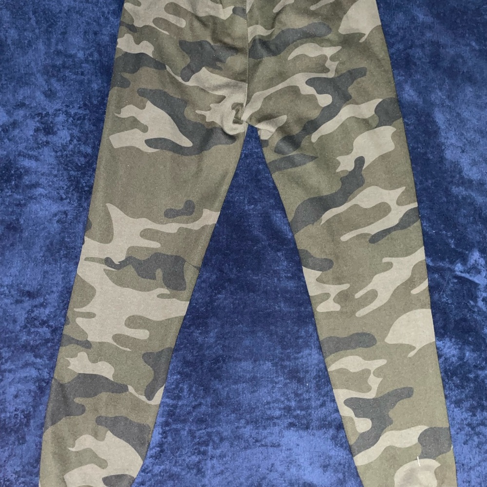 Camo Sweats - Picture 2 of 2